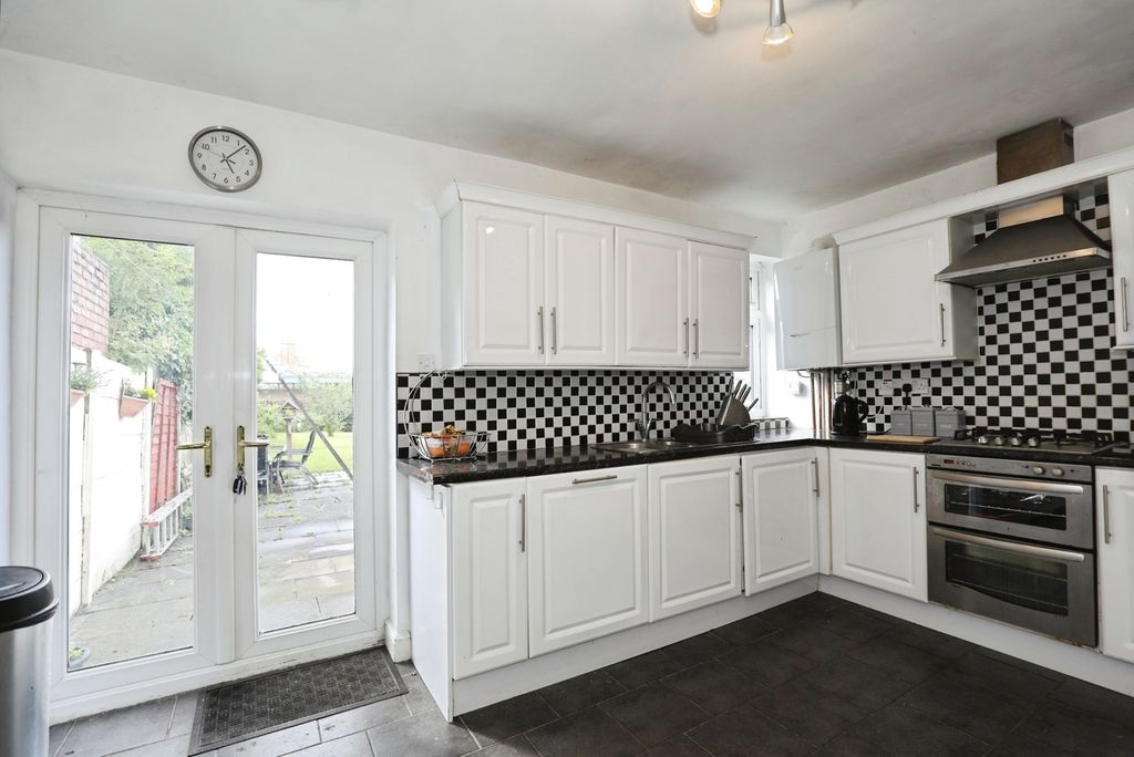 Property photo 3 of 17 Pbox-Img.Jpg
