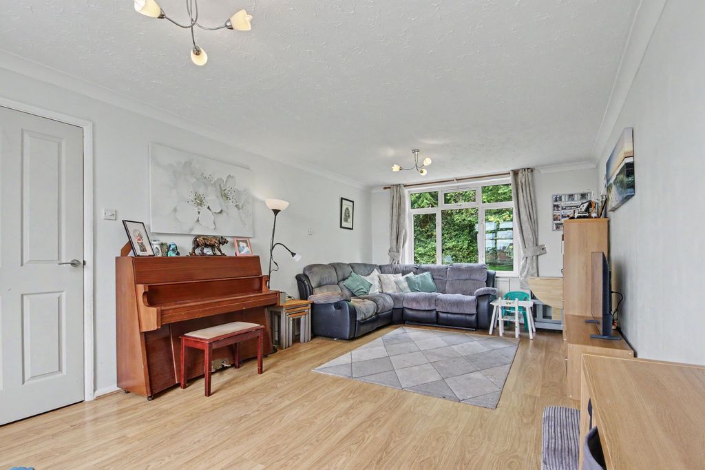 Property photo 2 of 13