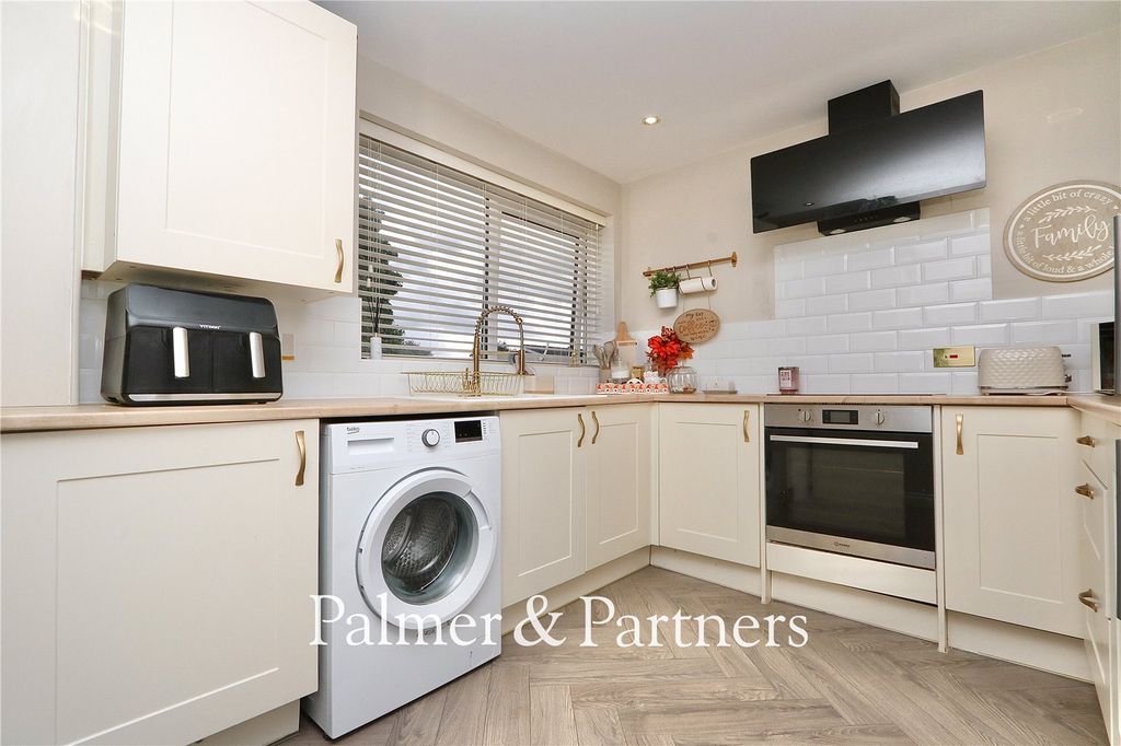 Property photo 3 of 21 Picture No. 02