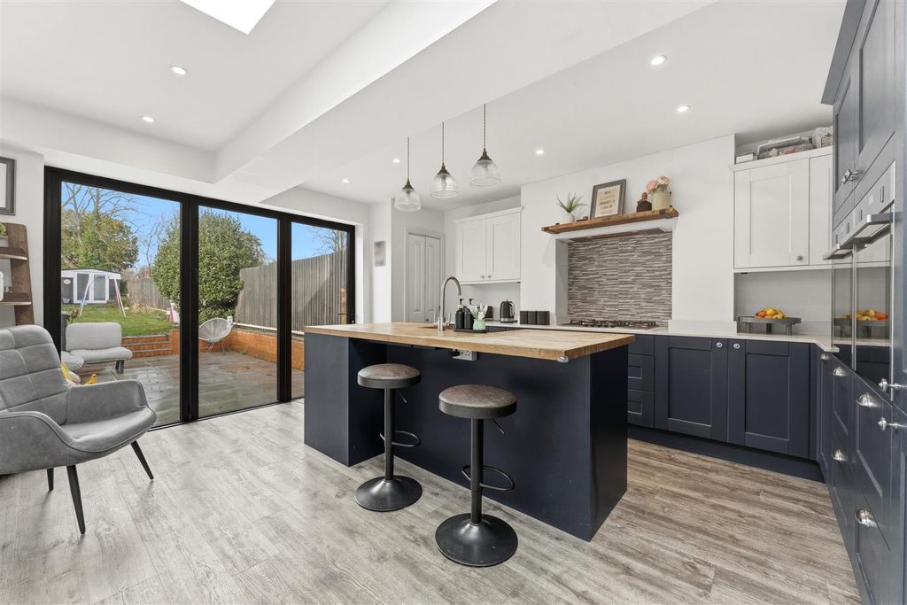 Property photo 1 of 28 Kitchen/|Breakfast Room