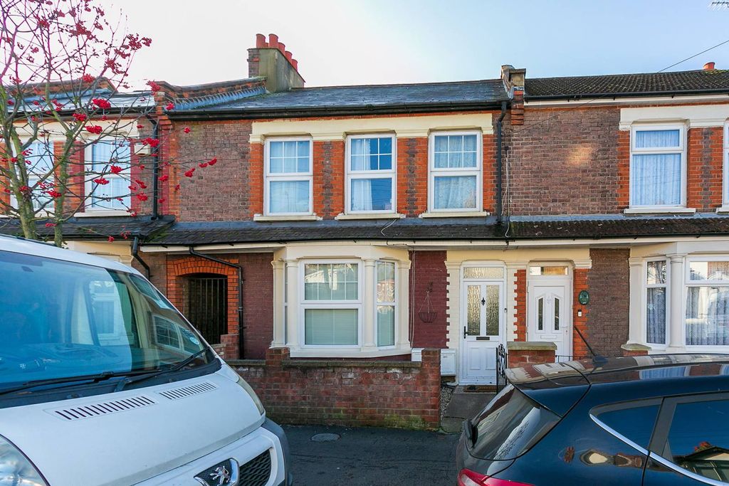 Property photo 2 of 13