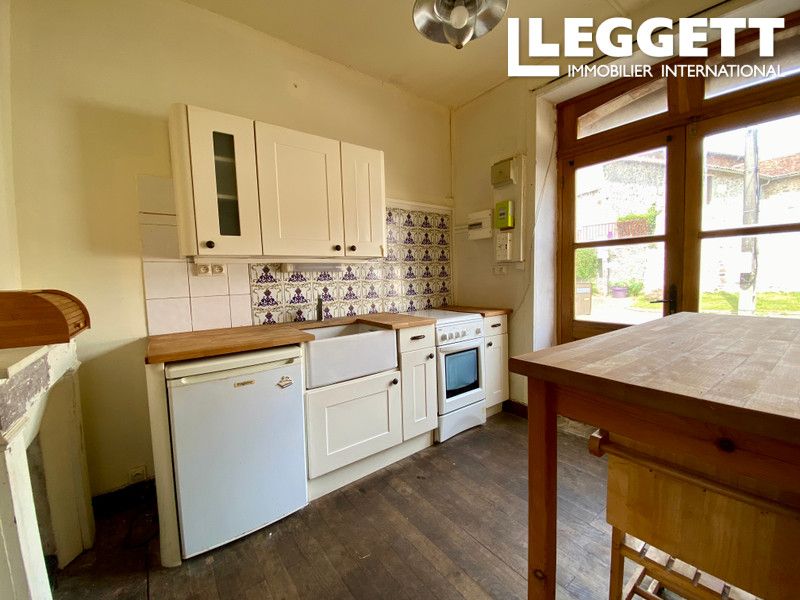 Property photo 2 of 10