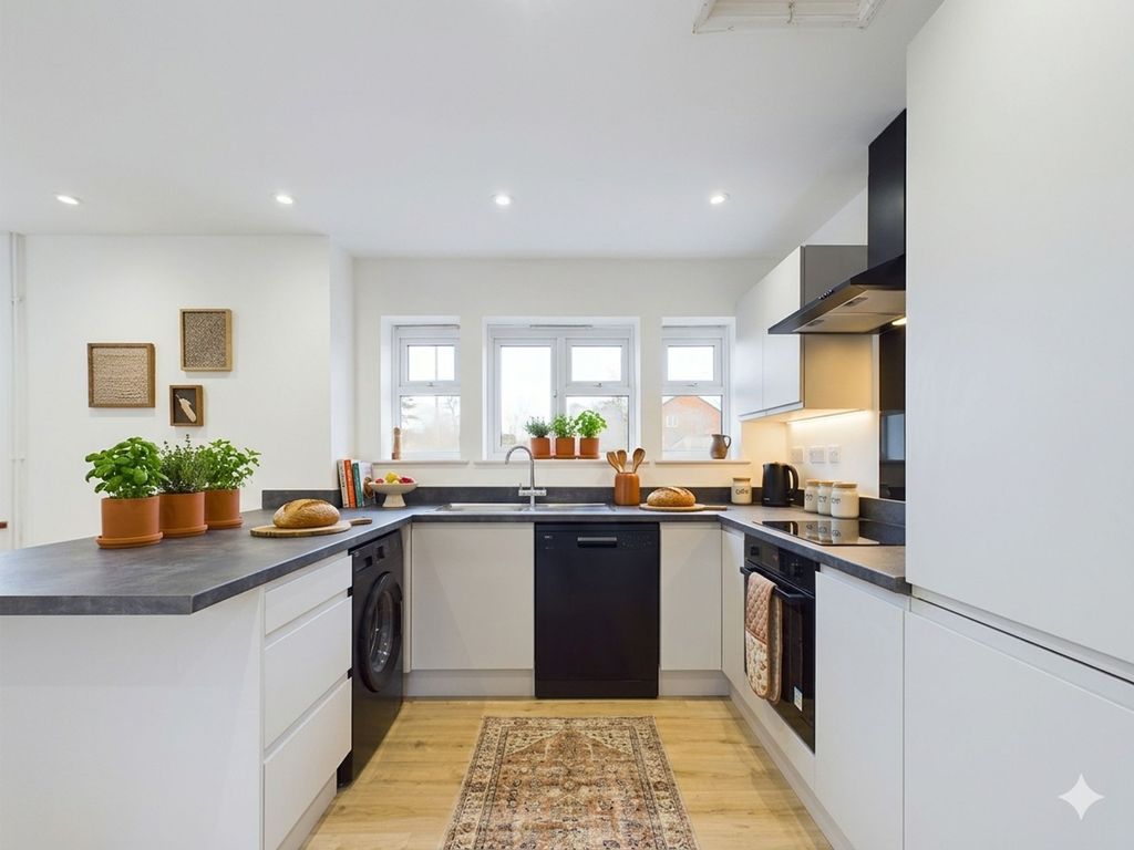 Property photo 3 of 23