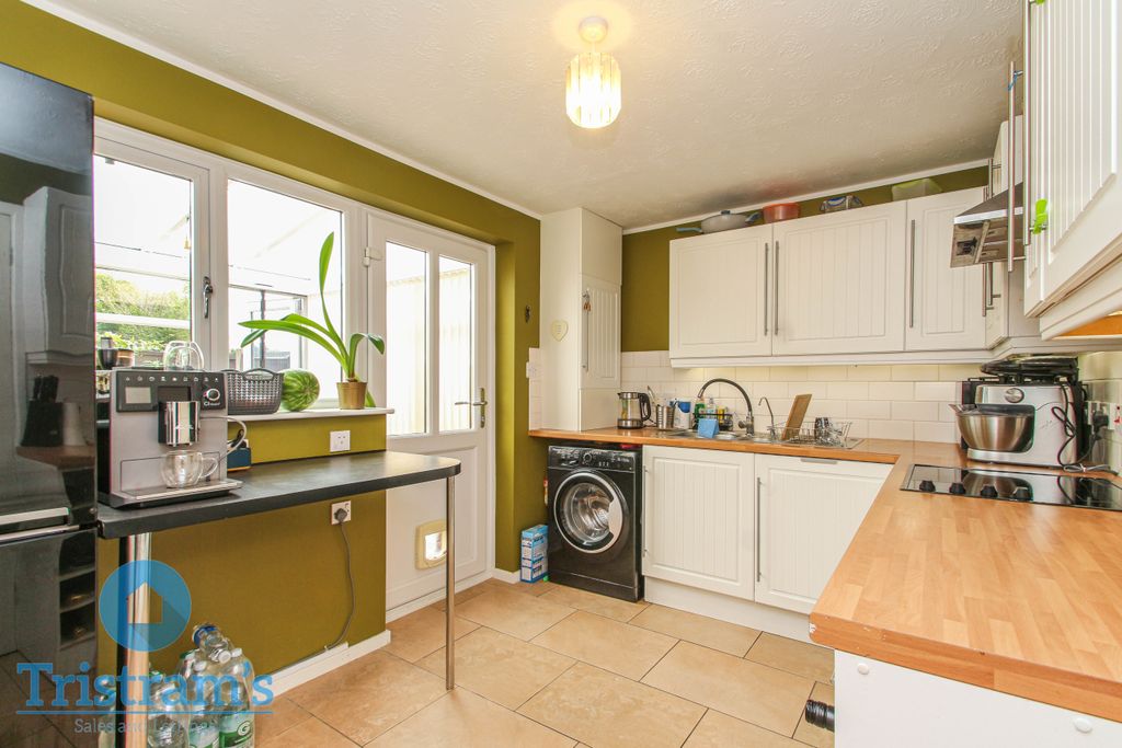 Property photo 3 of 21