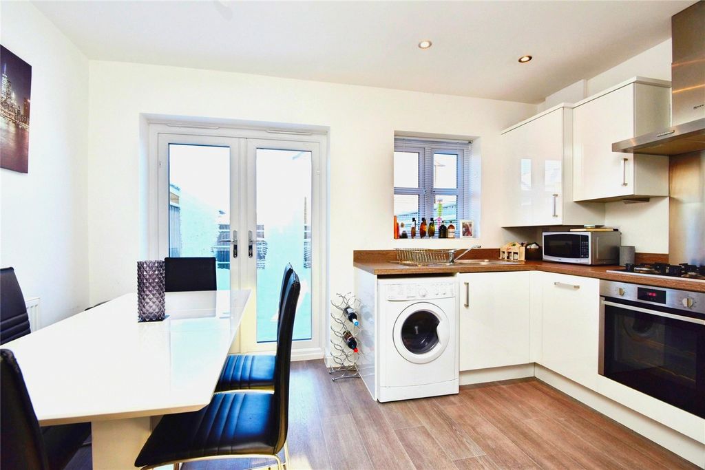 Property photo 3 of 22 Picture No. 64