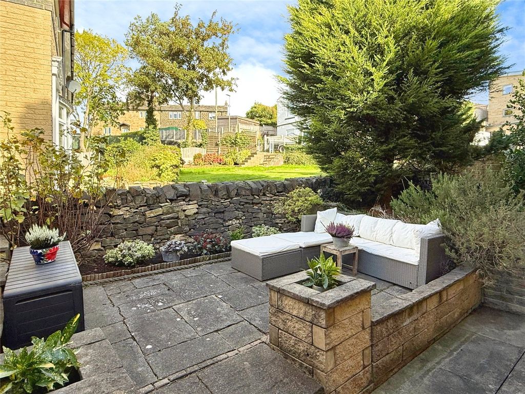 Property photo 2 of 14 Picture No. 17