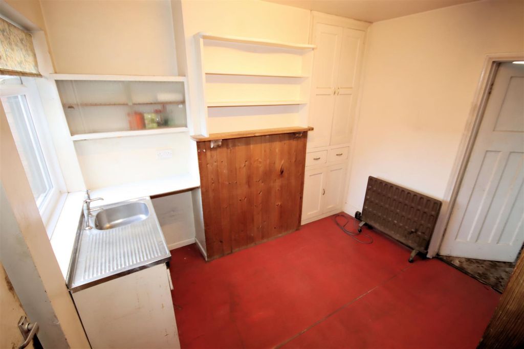 Property photo 3 of 14 Kitchen/Diner