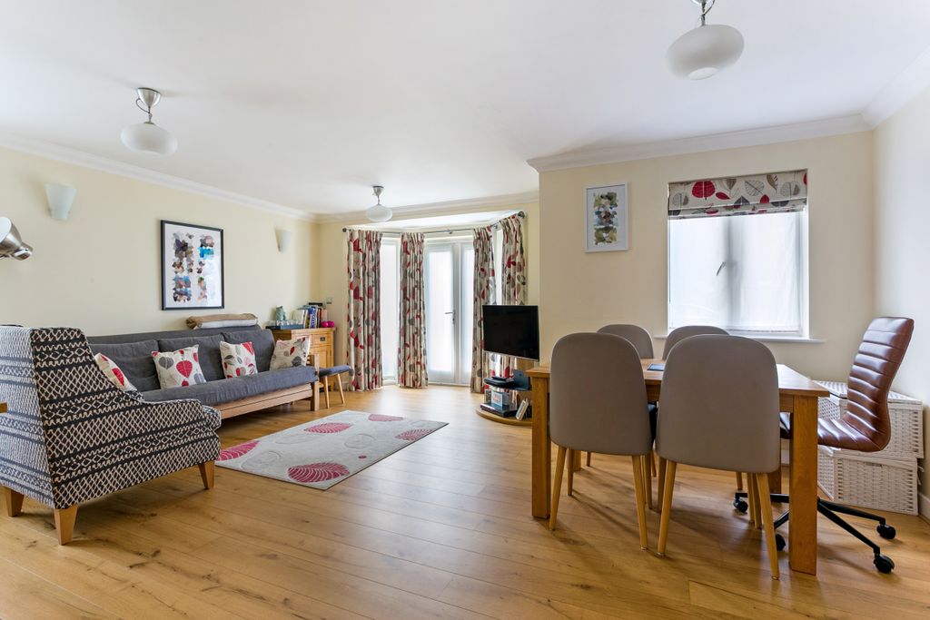 Property photo 3 of 13