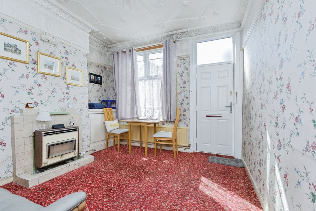 Property photo 2 of 16 Photo