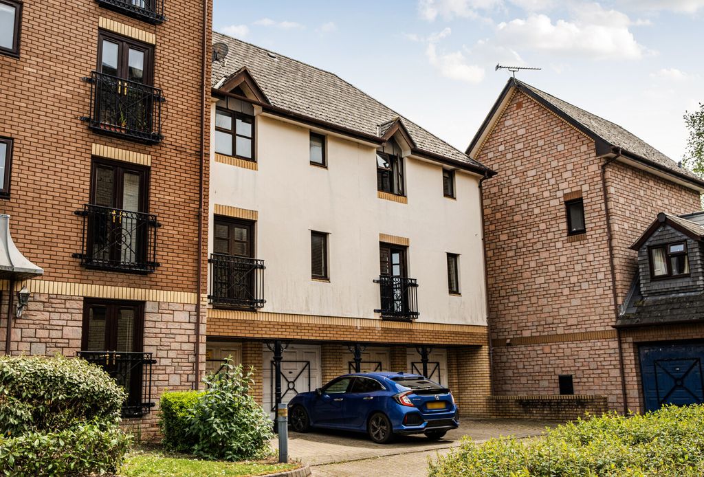 Property photo 1 of 15 1454689-1-69F5E0A...