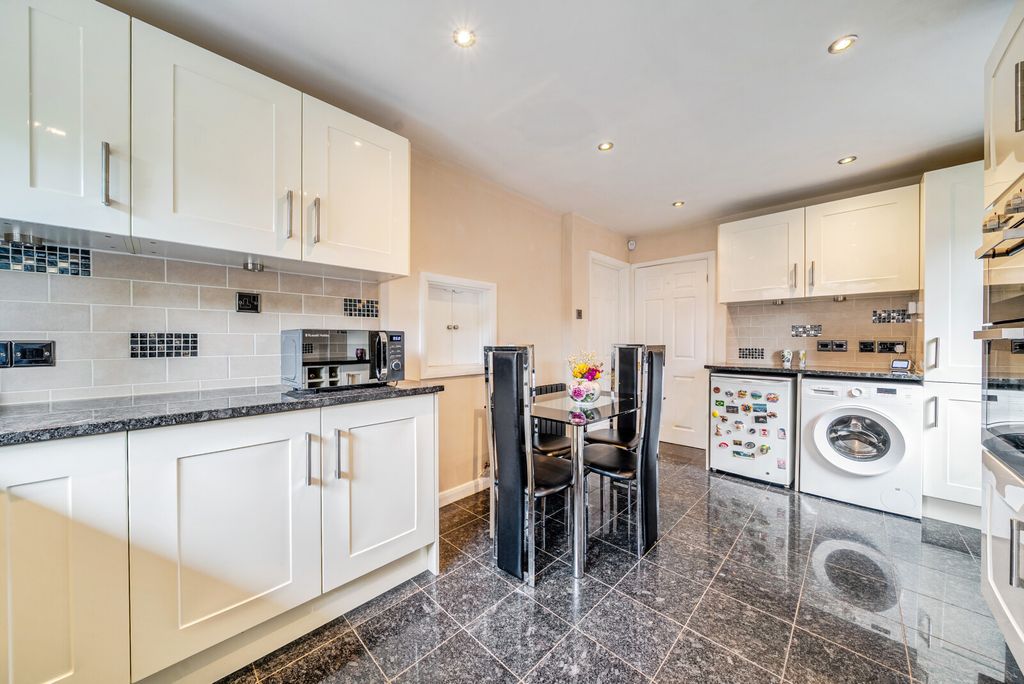 Property photo 3 of 23 1463164-16-6A06E8...