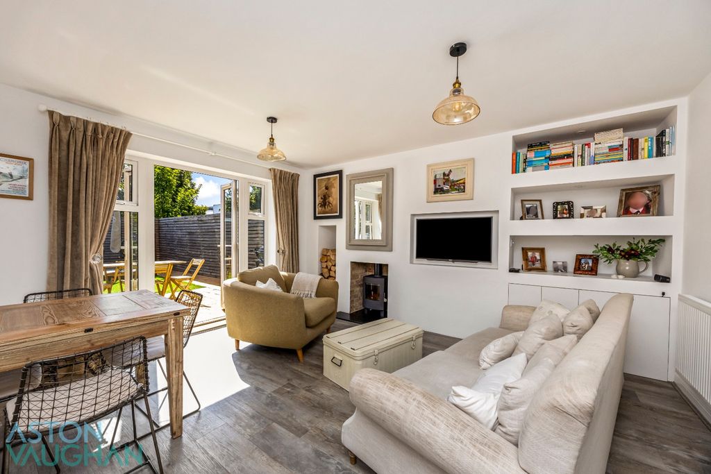 Property photo 2 of 22 5253432