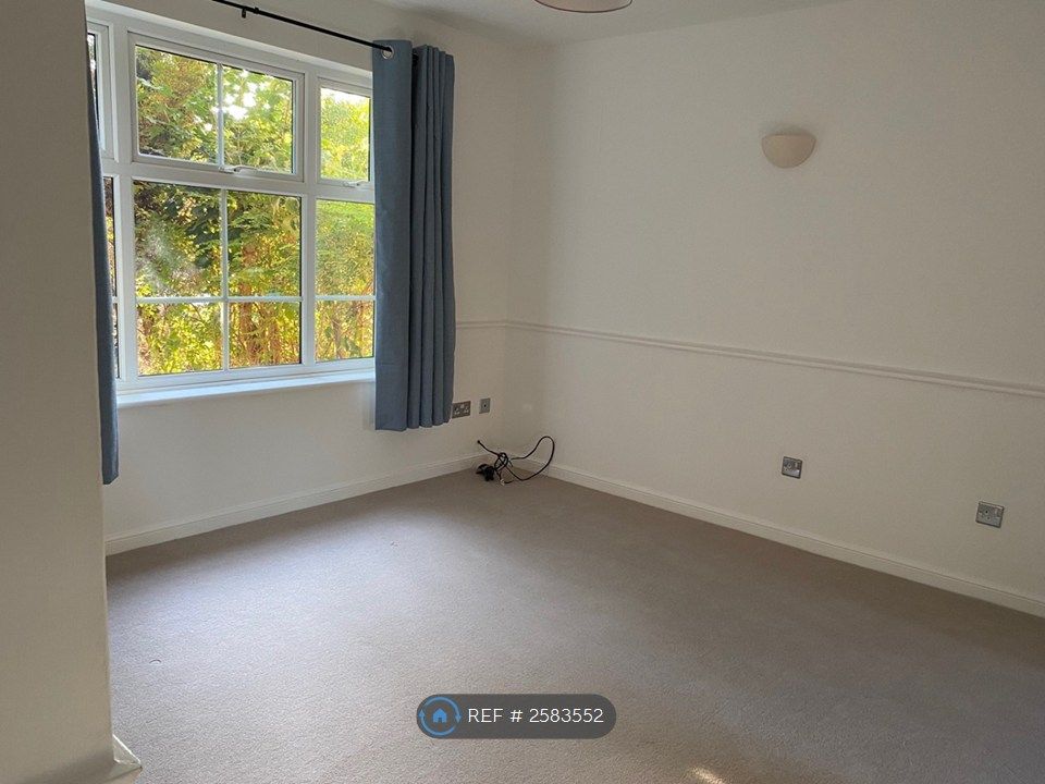 Property photo 2 of 9 Living Room