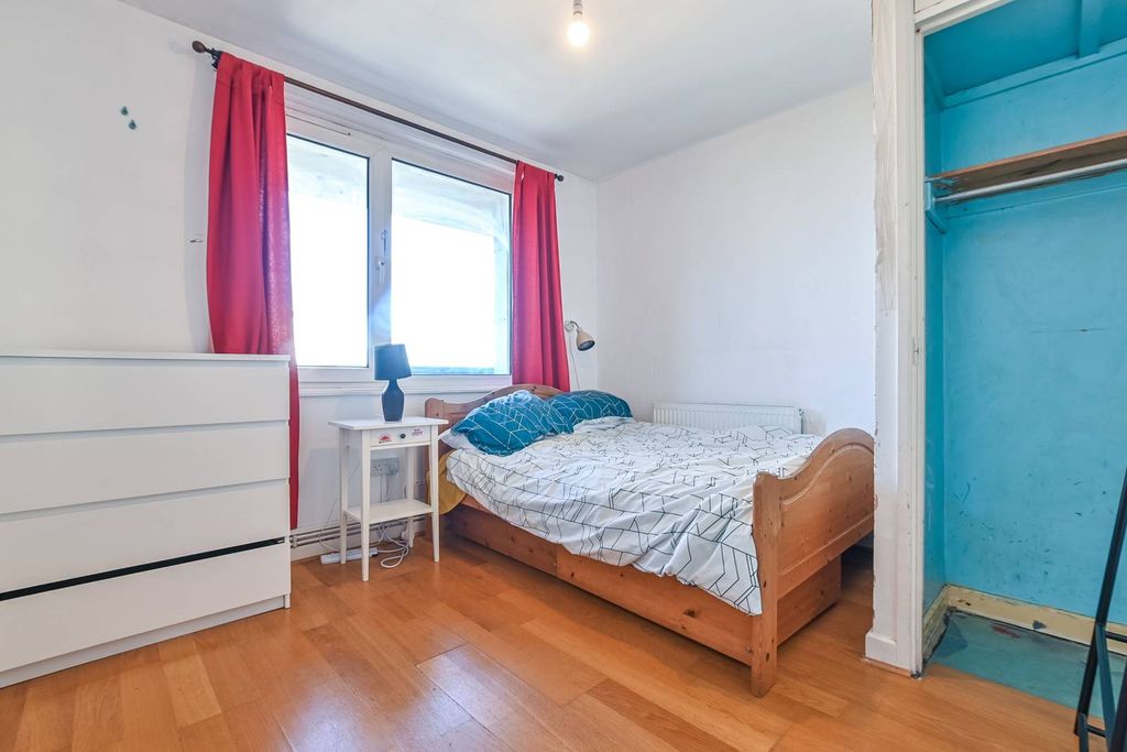 Property photo 1 of 5