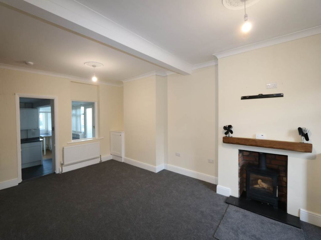 Property photo 3 of 11 Lounge