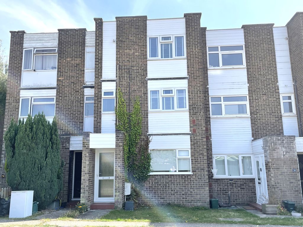 Property photo 1 of 9 Birk Beck, Windrush Drive