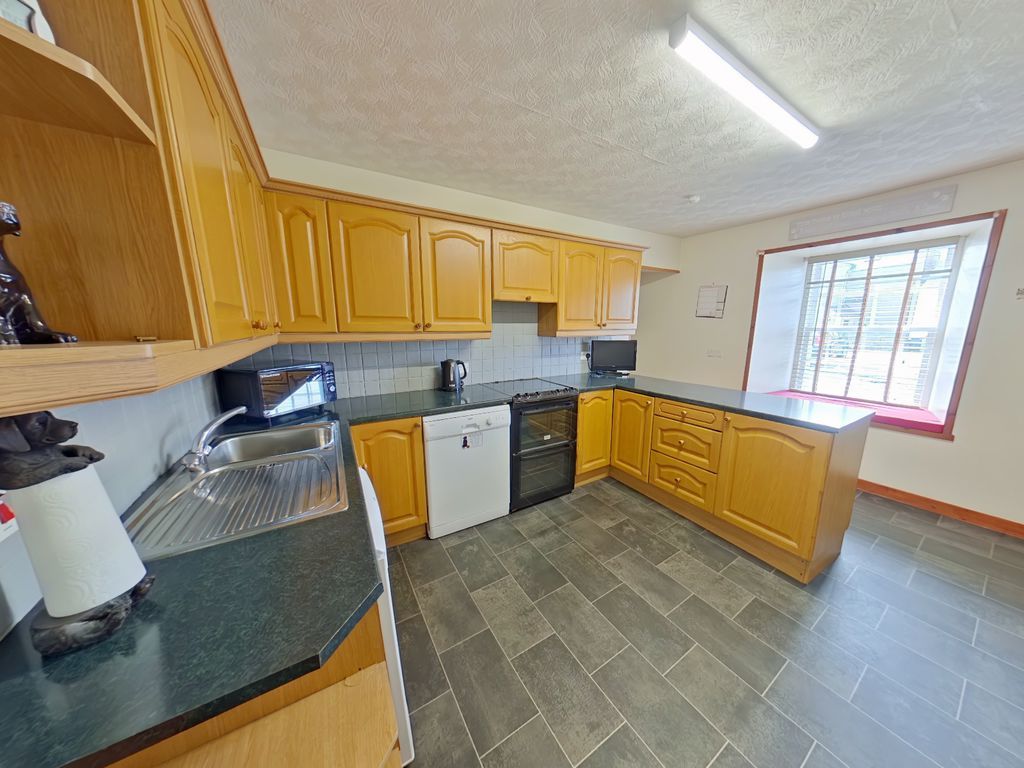 Property photo 3 of 13 Photo 10