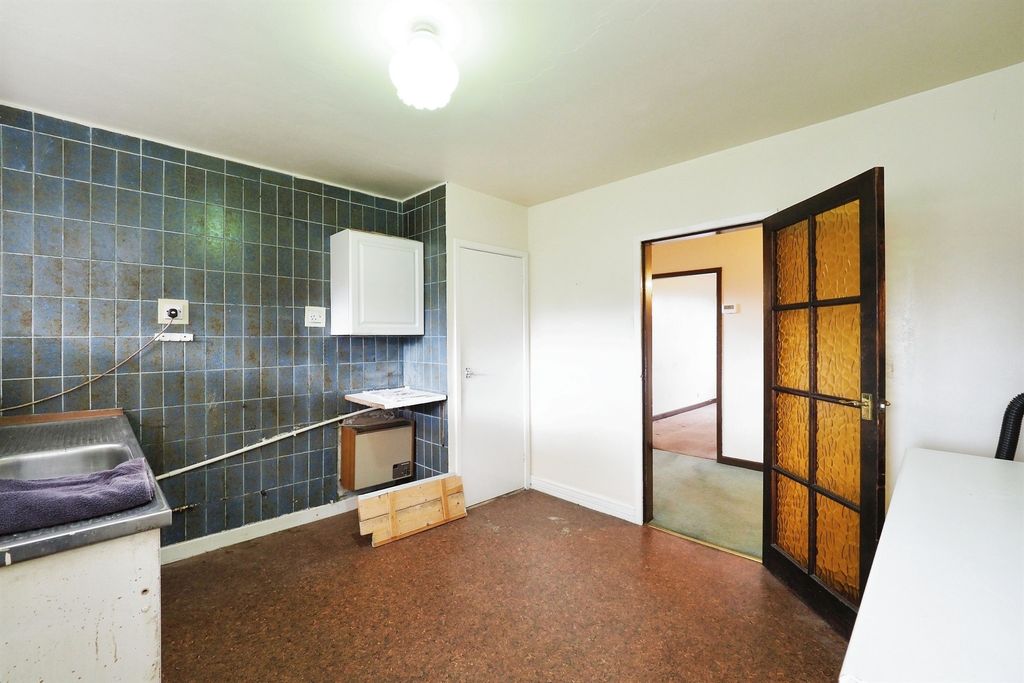 Property photo 2 of 18