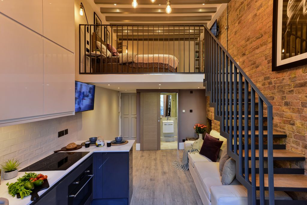 Property photo 2 of 8