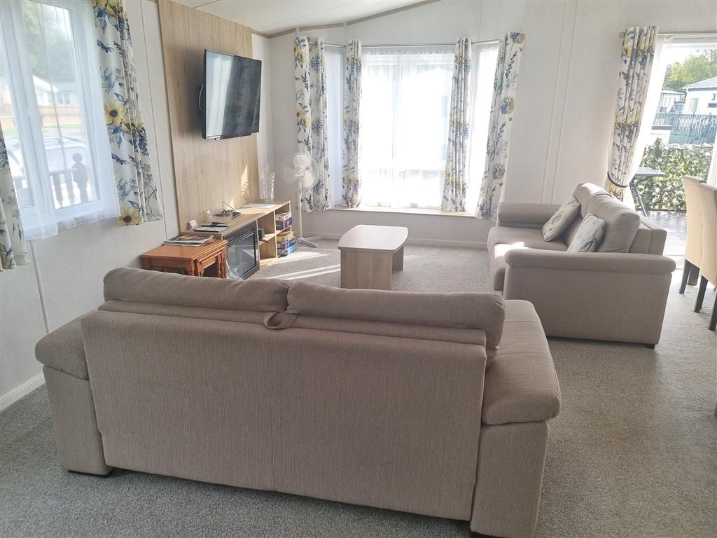 Property photo 3 of 9 Living Room