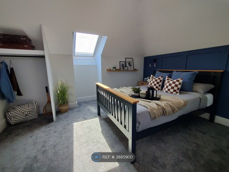 Property photo 2 of 16 Room 6 - Ensuite Double - £745Pcm