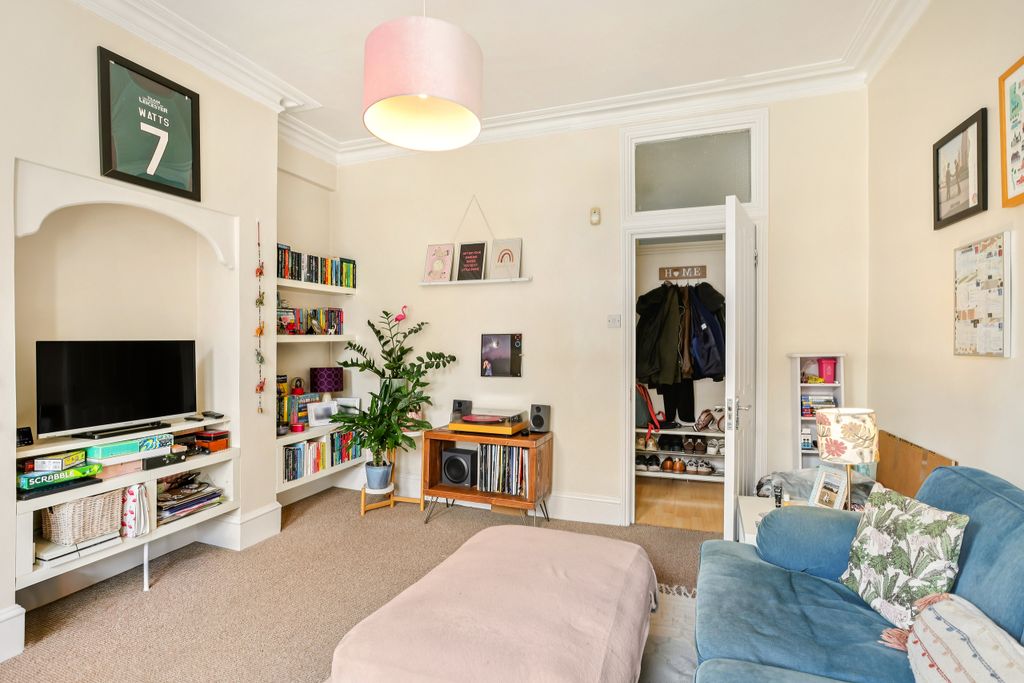 Property photo 3 of 15 Reception