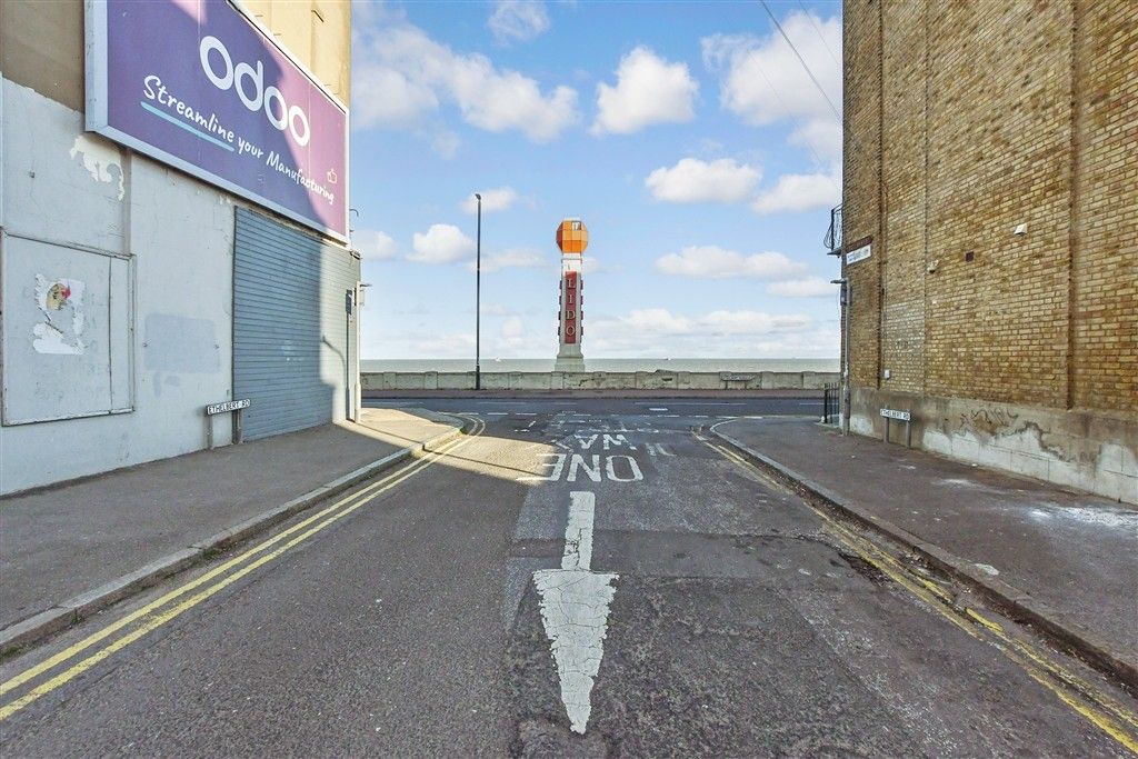 Property photo 2 of 8 Surrounding Area