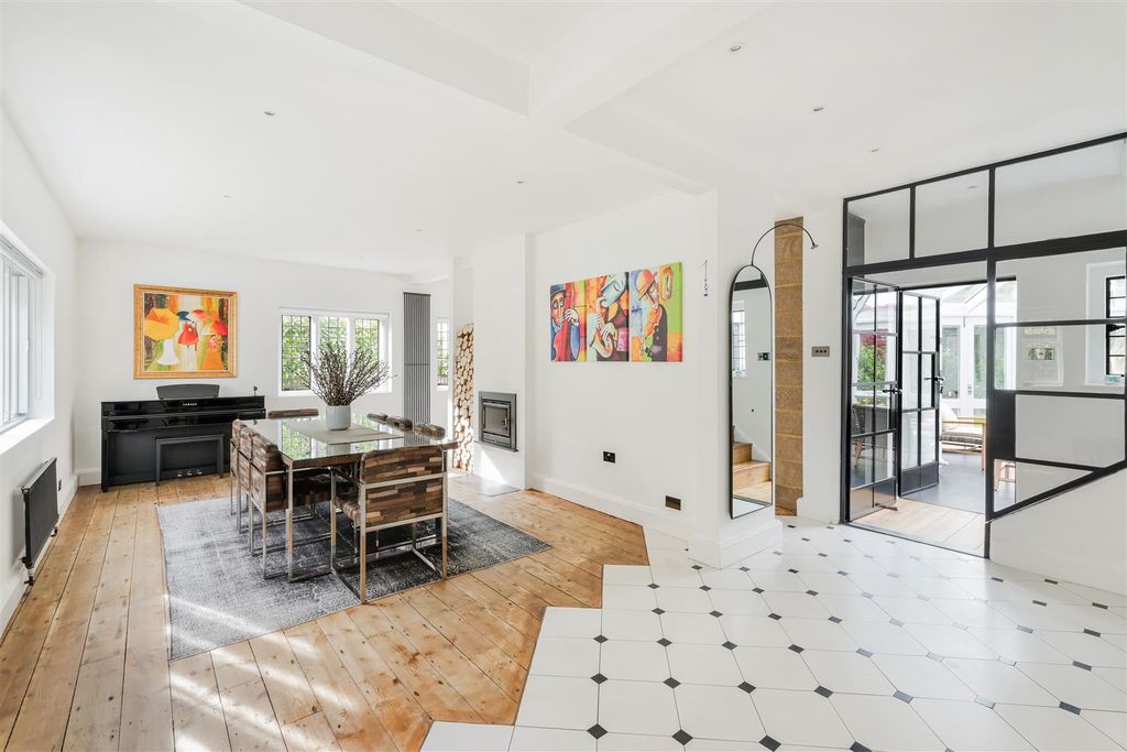 Property photo 2 of 42 College Avenue (19).Jpg