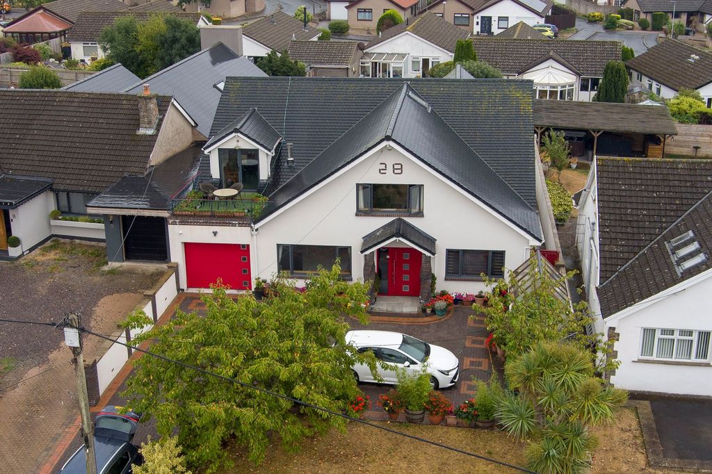 Property photo 1 of 53