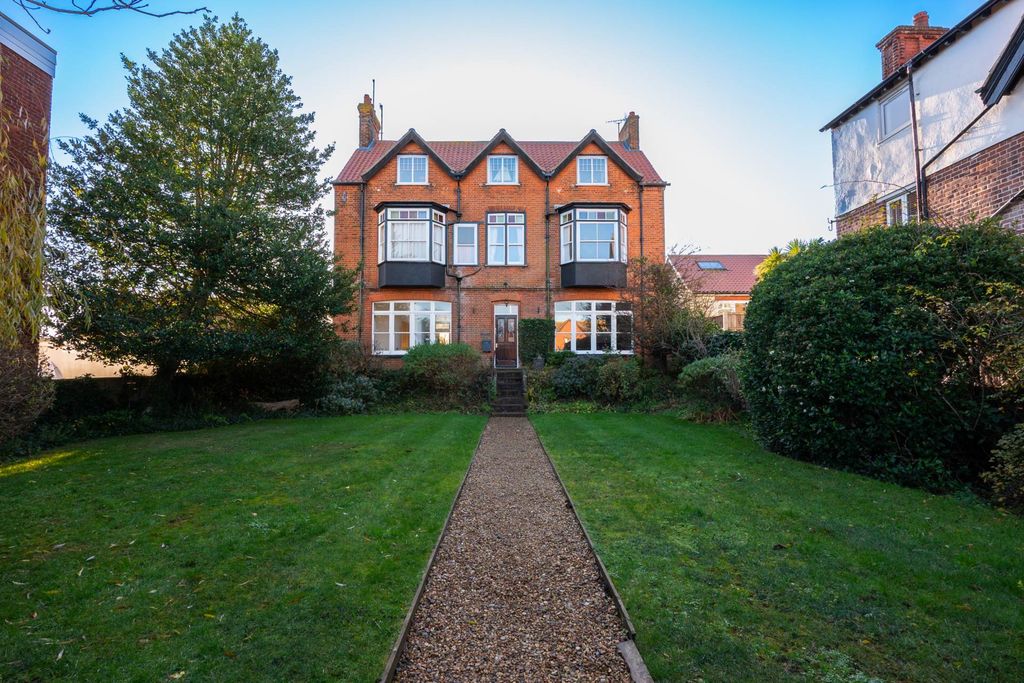 Property photo 1 of 24