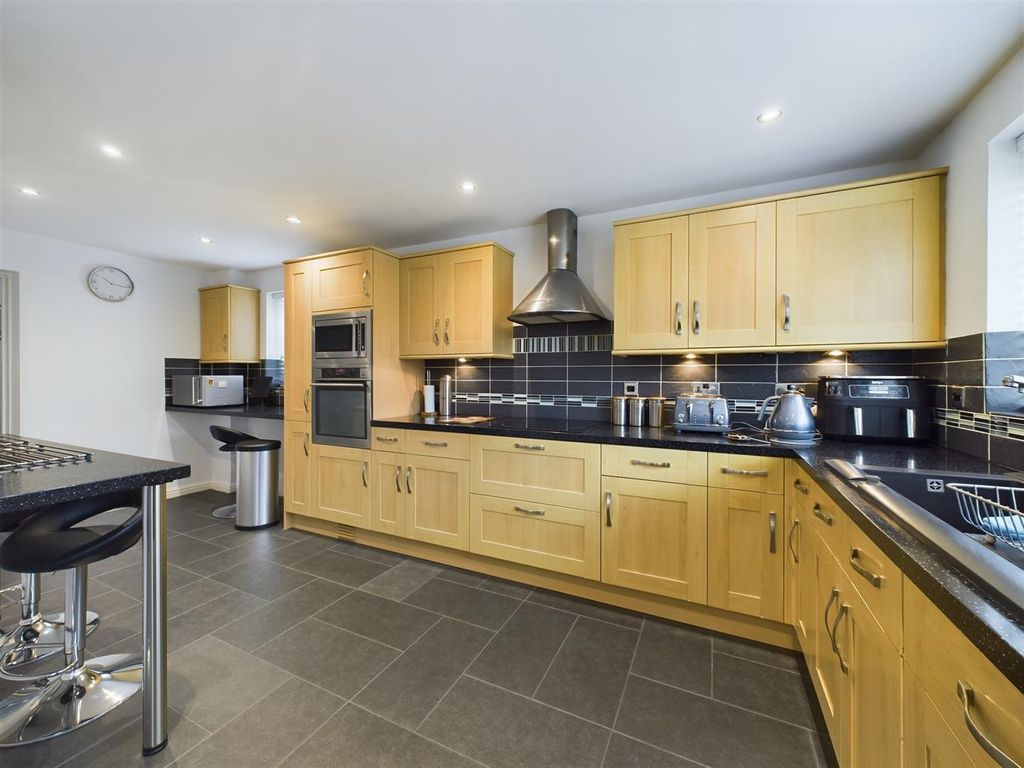 Property photo 3 of 27 Cam02202G0-Pr0099-Still011.Jpg