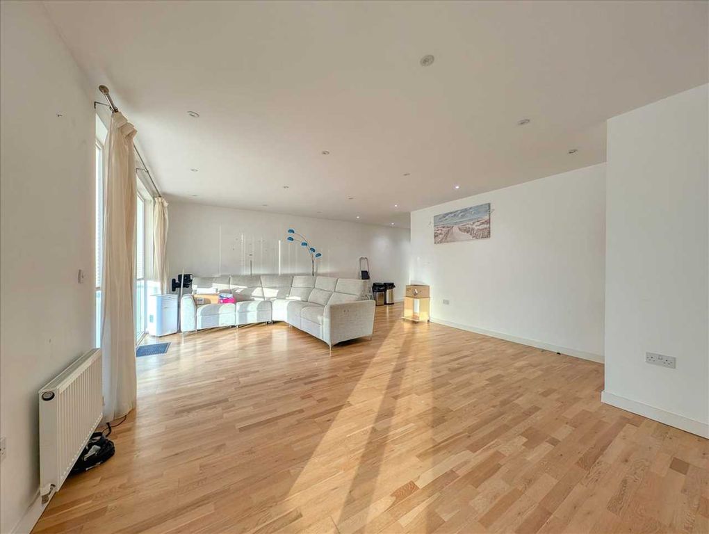 Property photo 2 of 14 Open Plan Lounge / Diner