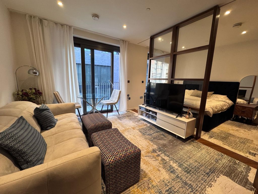 Property photo 1 of 8 3