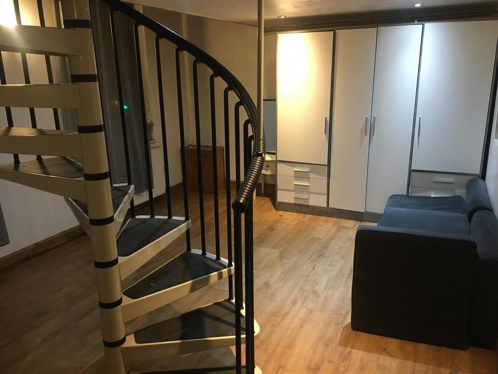 Property photo 2 of 10 Lounge