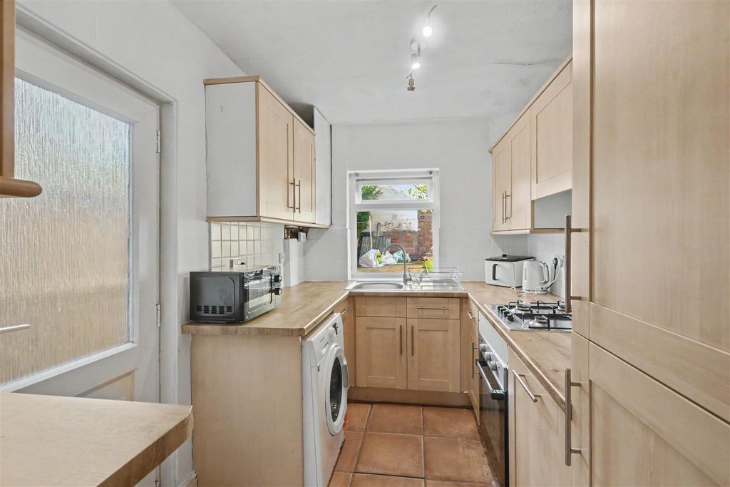 Property photo 3 of 17 Kitchen_1.Jpeg