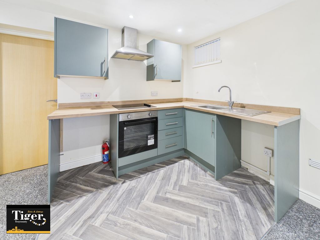 Property photo 3 of 6 Cam02176G0-Pr0808-Still004