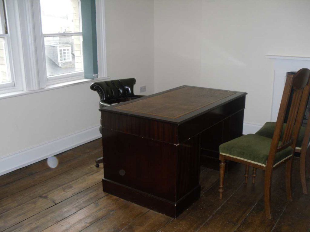 Property photo 1 of 4