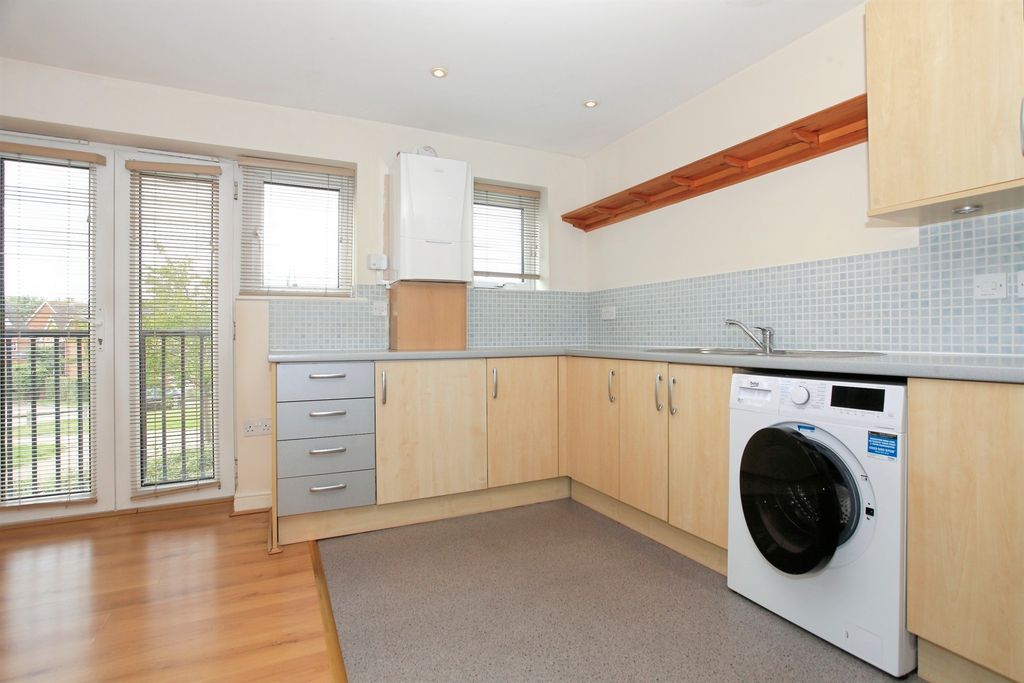 Property photo 3 of 17