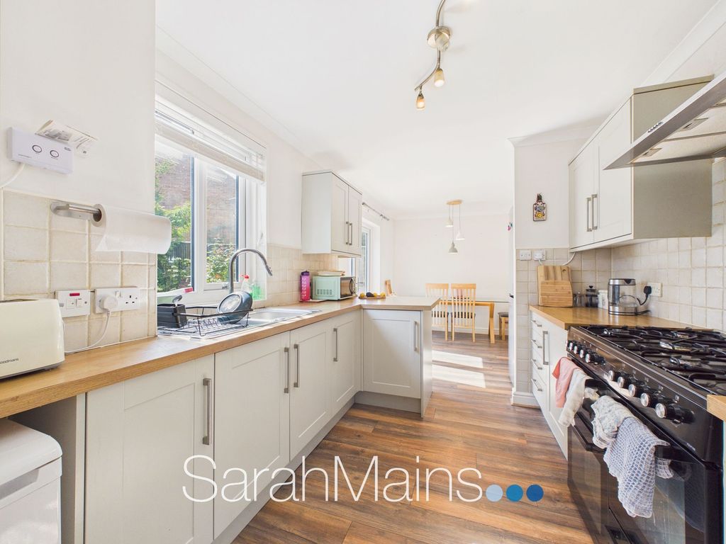 Property photo 3 of 15 Dining Kitchen