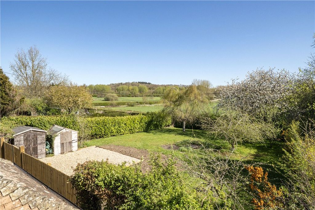 Property photo 2 of 13 Garden