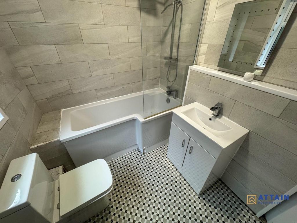 Property photo 2 of 6 Bathroom.Jpg