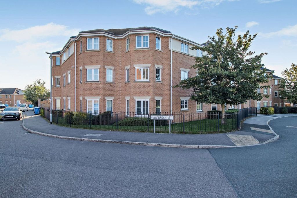 Property photo 1 of 17