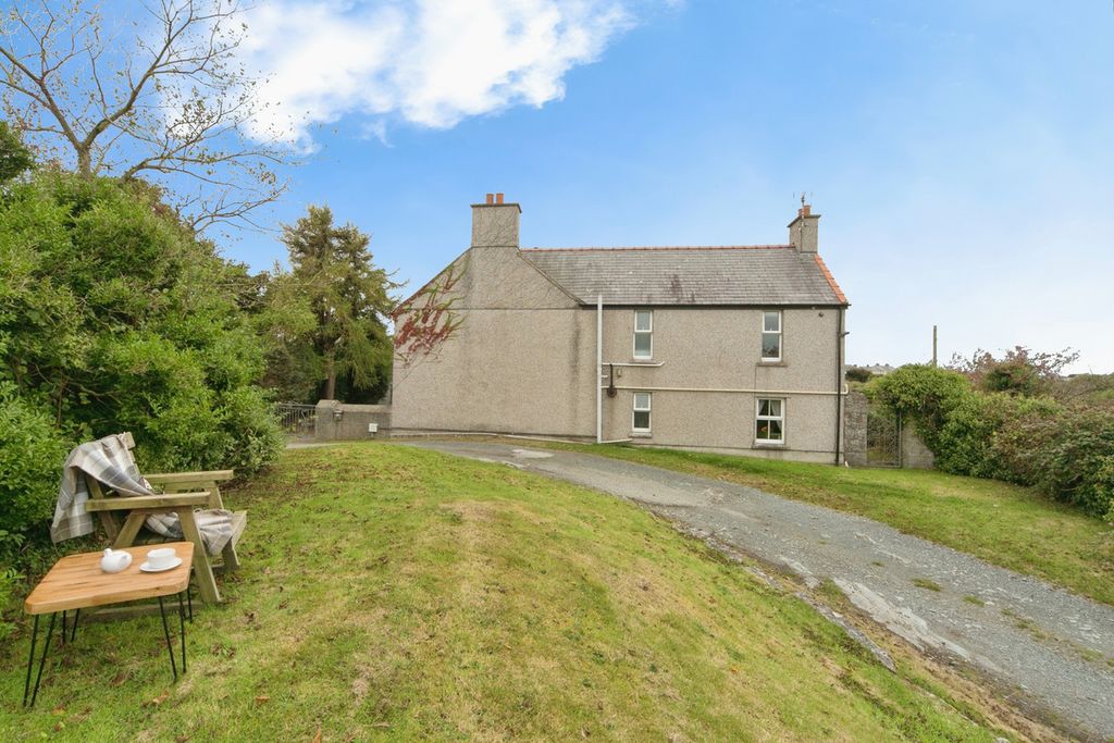 Property photo 2 of 41