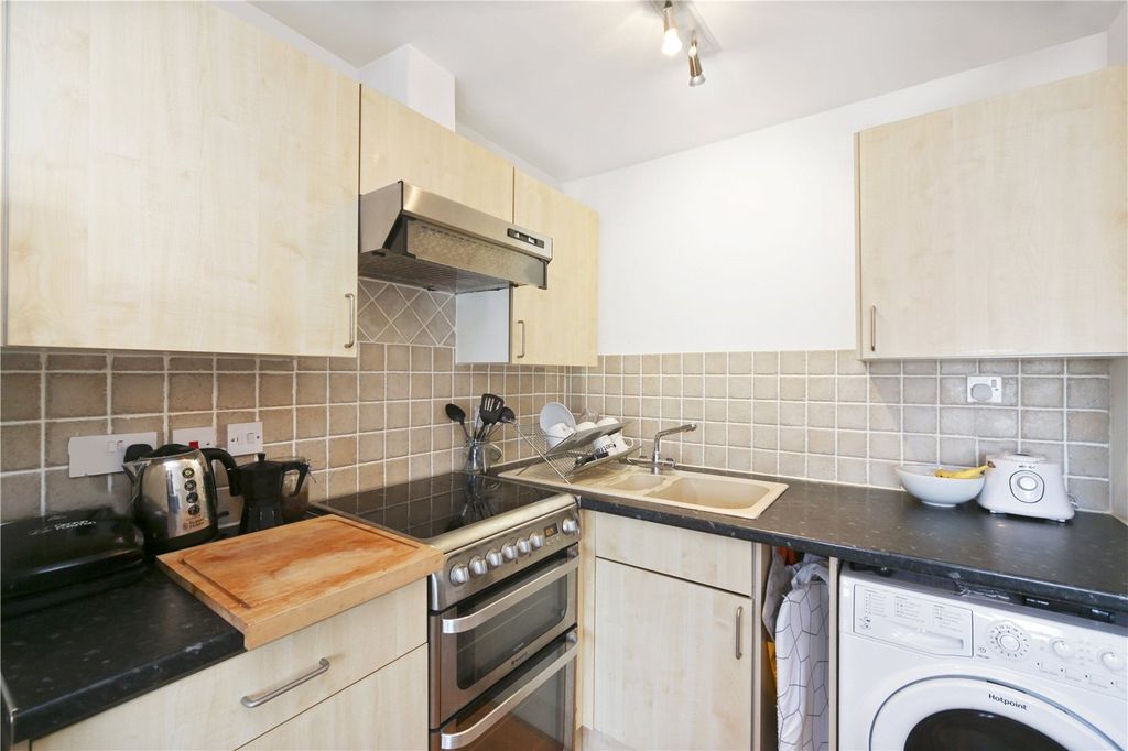 Property photo 3 of 6 Picture No. 02