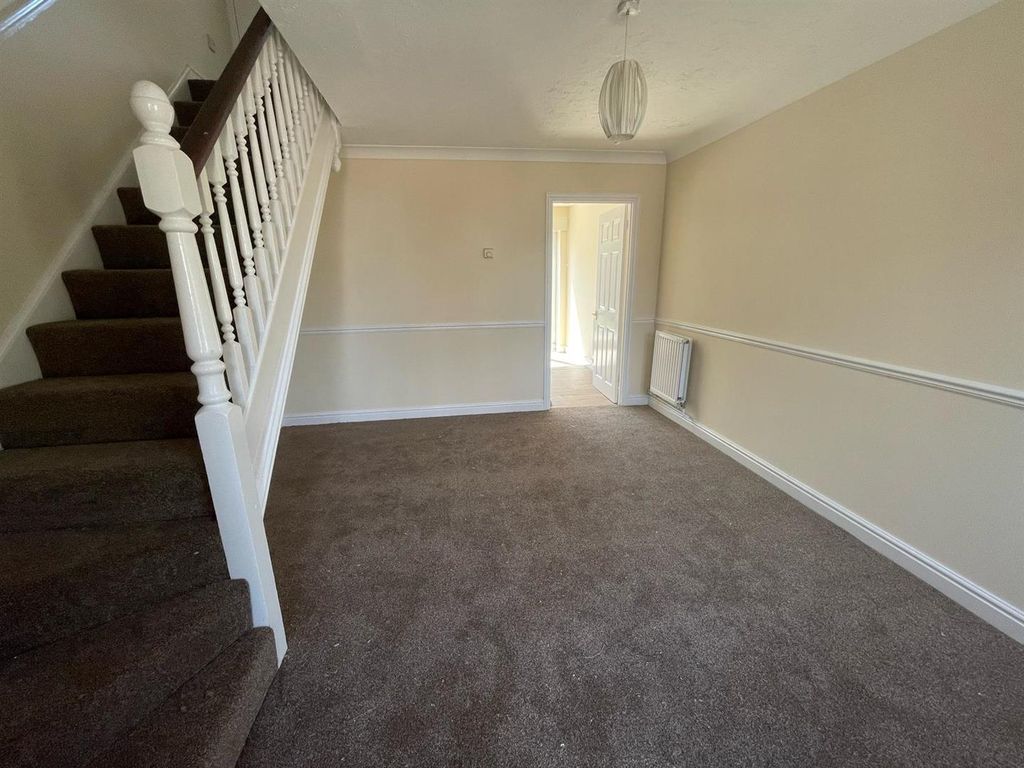 Property photo 2 of 7 Lounge.Jpg