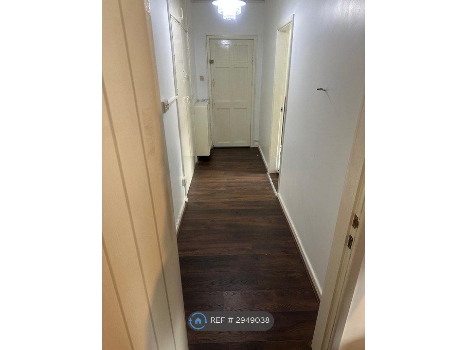 Property photo 3 of 16 Hallway Entrance