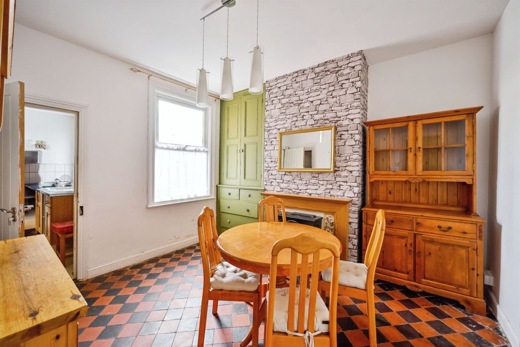 Property photo 3 of 16
