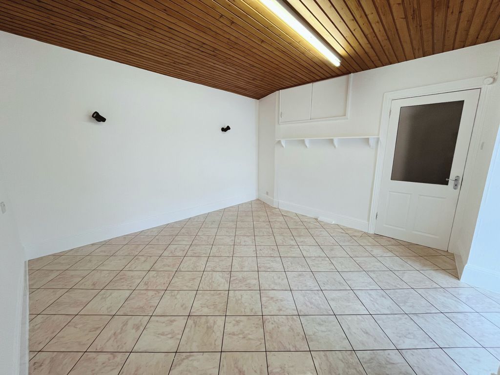 Property photo 3 of 4 Gallery