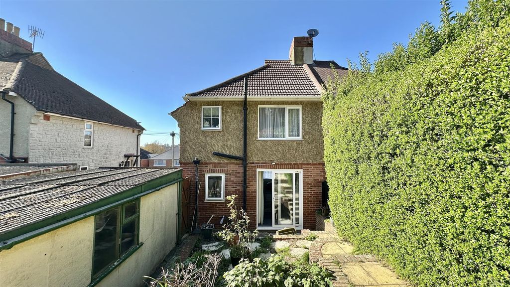 Property photo 2 of 20