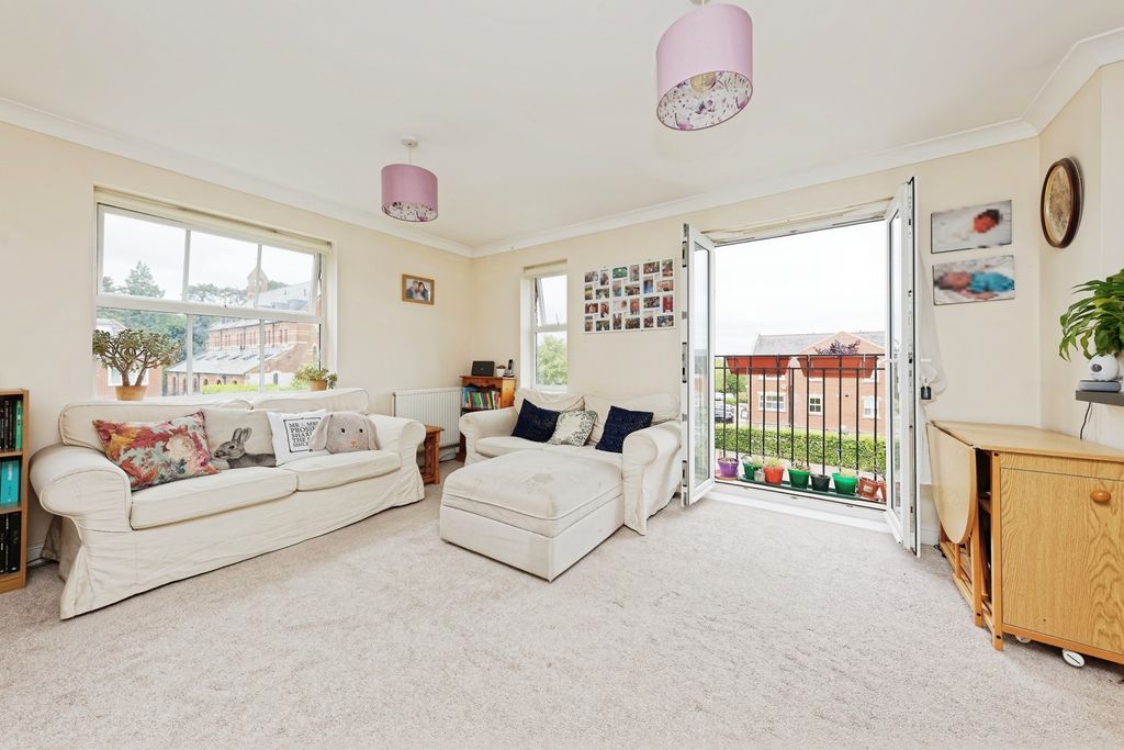 Property photo 2 of 17 Photo